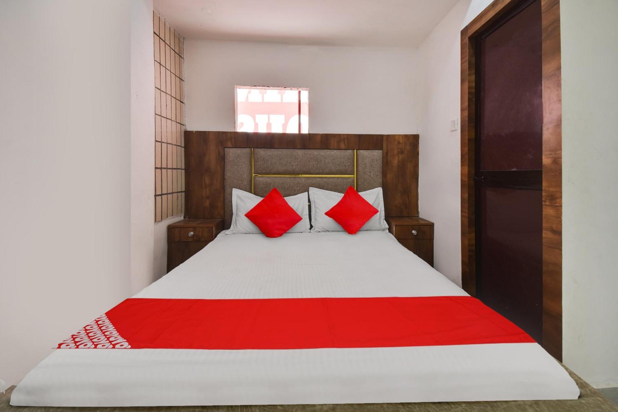 Hotel O Golden King Guest House Yeni Delhi Dış mekan fotoğraf